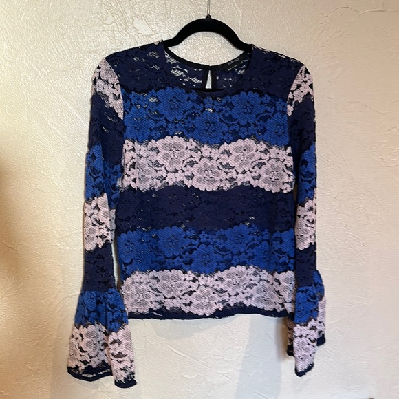 Vertigo Lace tri color flare arm blouse - Picture 1 of 4